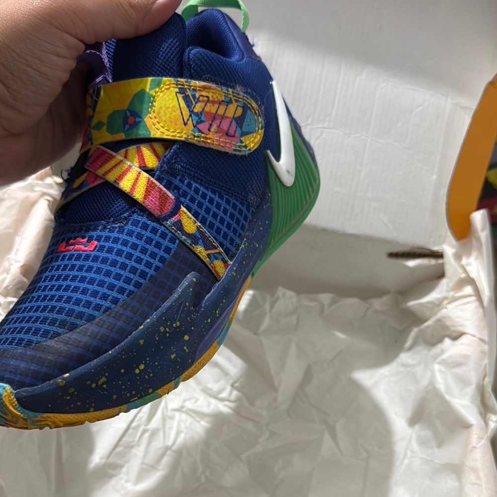 Nike Blue and Green Sneakers with Dynamic Lacing and Cushioned Support